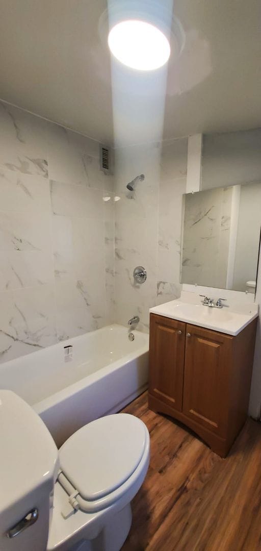 Building Photo - $300 OFF FIRST MONTHS RENT MOVE-IN SPECIAL!!