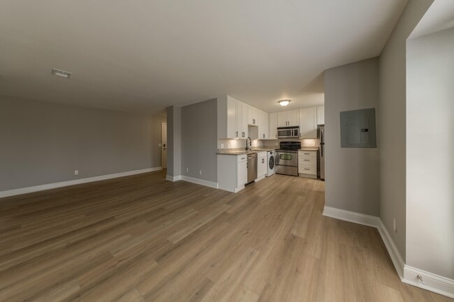 Building Photo - 5630 Pershing Ave