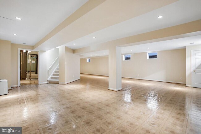 Building Photo - 6604 Tina Ln