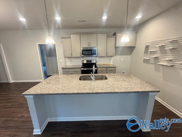 Building Photo - 332 Fenrose Dr