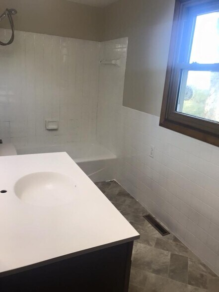 Building Photo - 9008 93rd Ave N