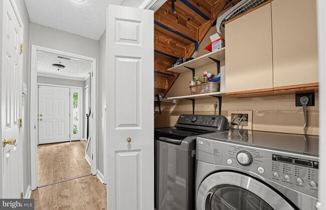 Building Photo - 2504 Smoketree Ln