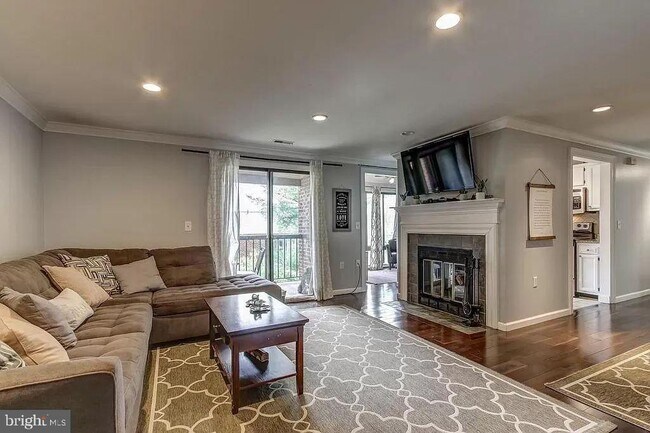 Primary Photo - 13124 Wonderland Way