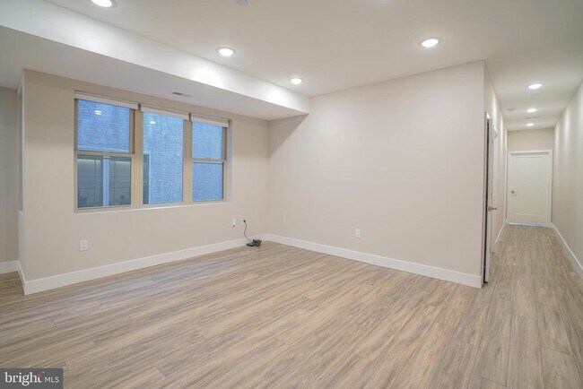Building Photo - 2222 Frankford Ave