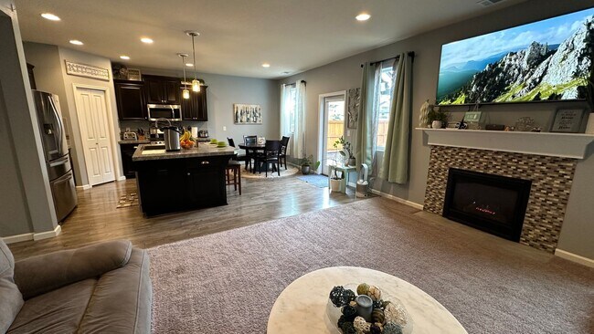 Building Photo - Gorgeous Corner lot 4 bed home! Happy Vall...