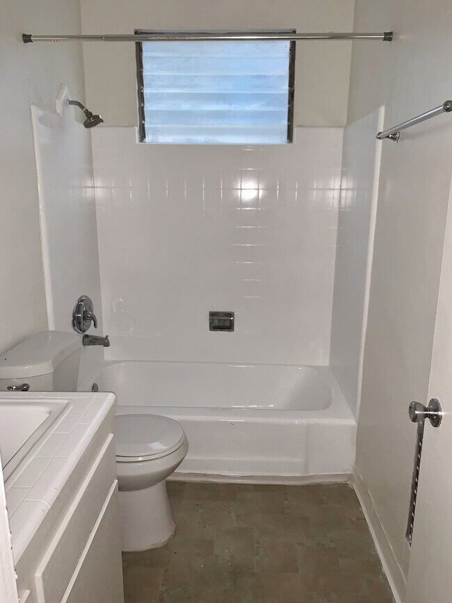 Building Photo - 1231 N Formosa Ave