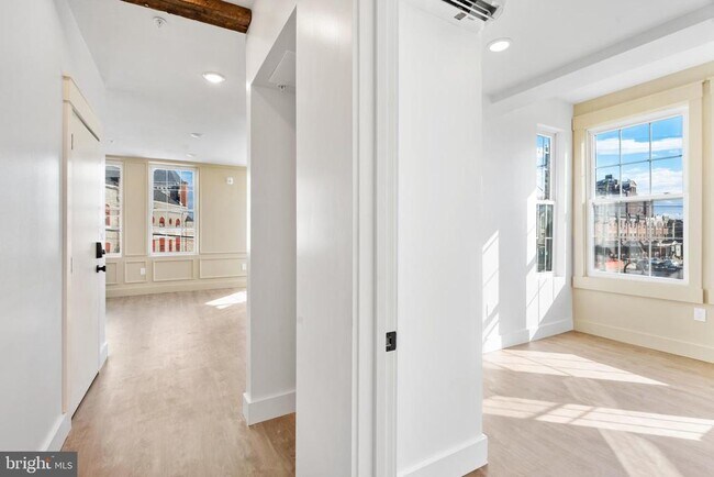 Building Photo - 900 N 41st St