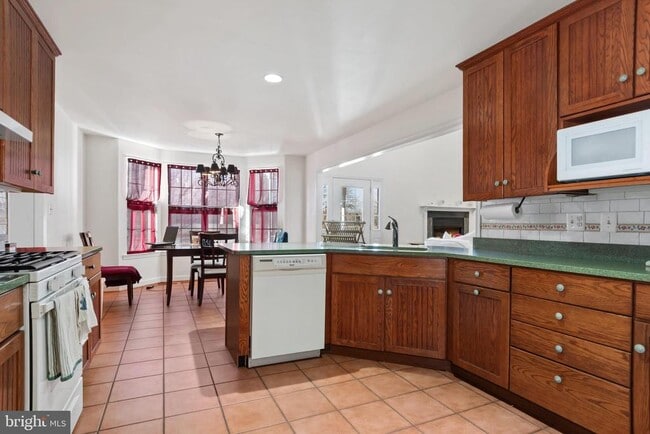 Building Photo - 410 Aldots Ln