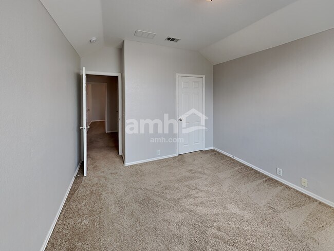 Building Photo - 646 Spanish Oak Ct