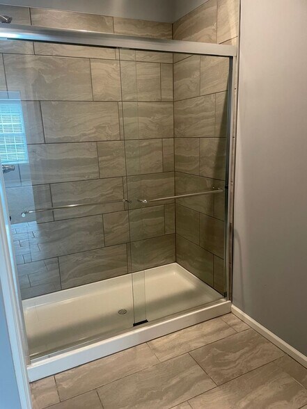 Building Photo - 15801-15813 Riley Street