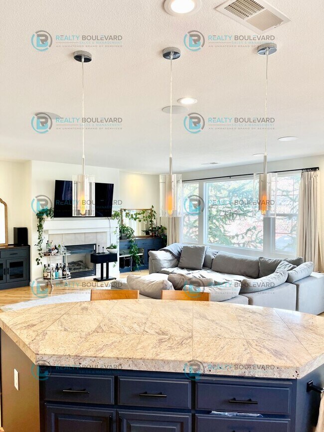 Building Photo - Beautiful 3 bedroom 2 bath house in Sommersett with access to Amenities-Including a clubhouse, re...