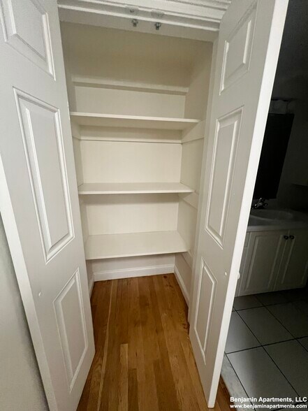 Building Photo - 1529 Beacon St