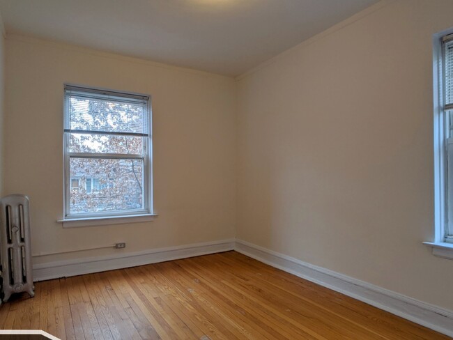 Building Photo - 2948 N Albany Ave