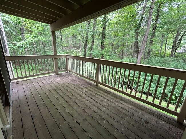 Building Photo - 277 Maplewood Dr