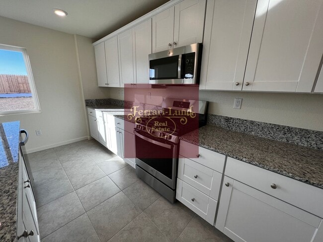 Building Photo - HOME in Lemmon Valley Community - Kay DeAlba!!