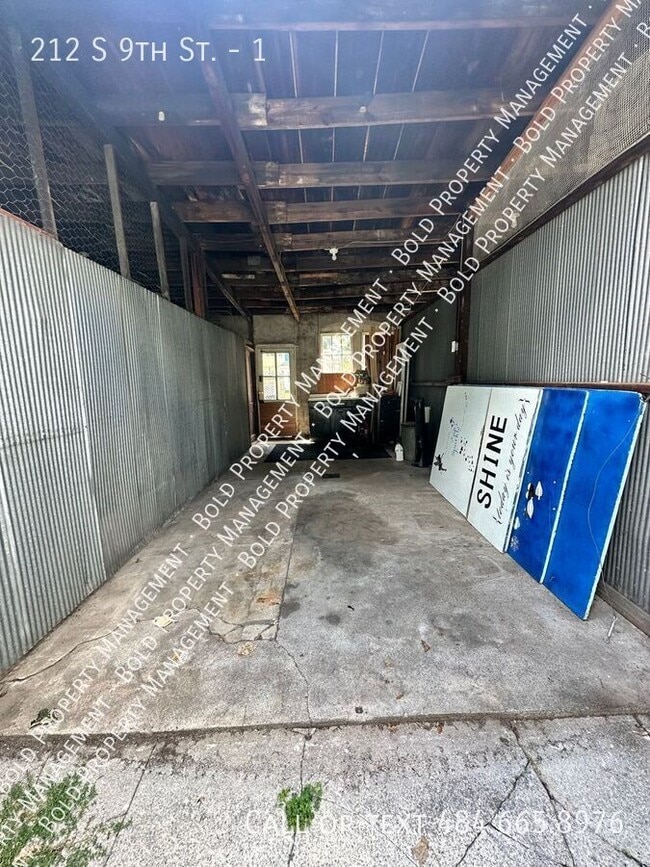 Building Photo - 212 S 9th St