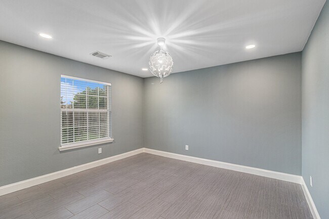 Building Photo - 18103 Red Ash Ct