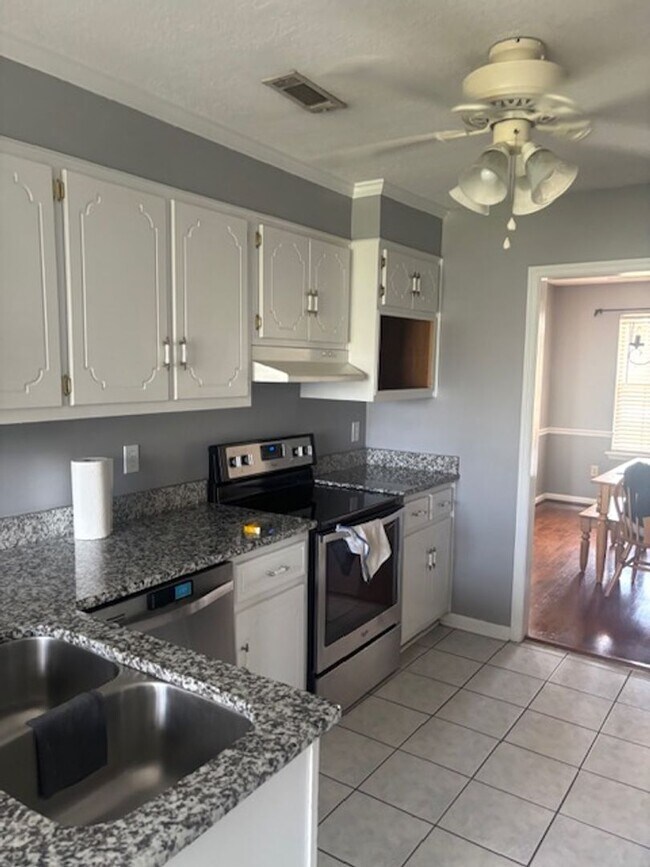 Building Photo - 4621 Shadow Moss Ct