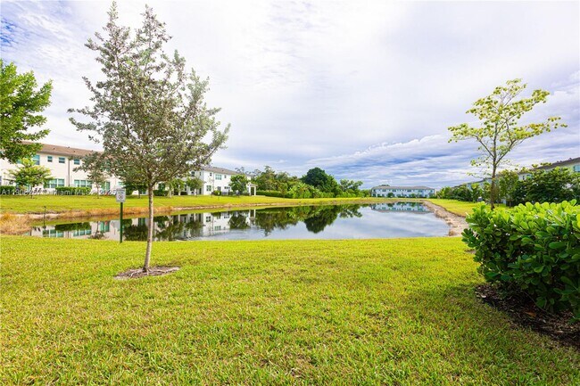 Building Photo - 4830 Navali Dr