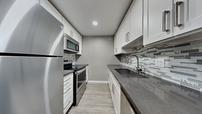 Building Photo - 1105 S Woodlawn St