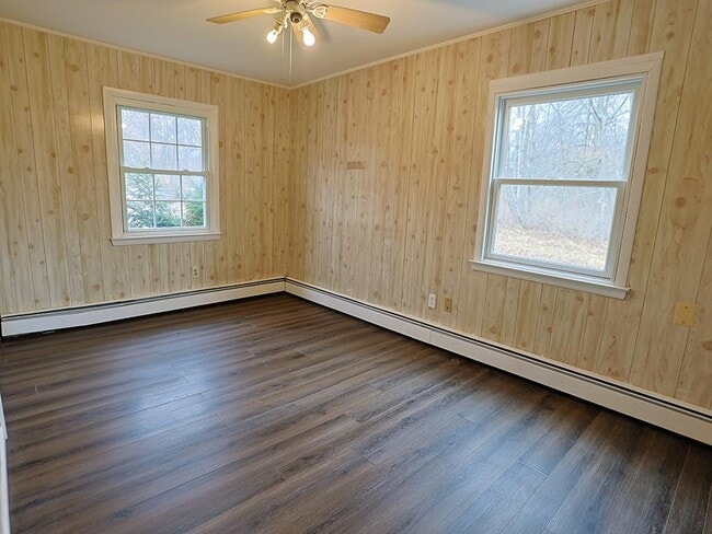 Building Photo - 1037 Ridgebury Rd