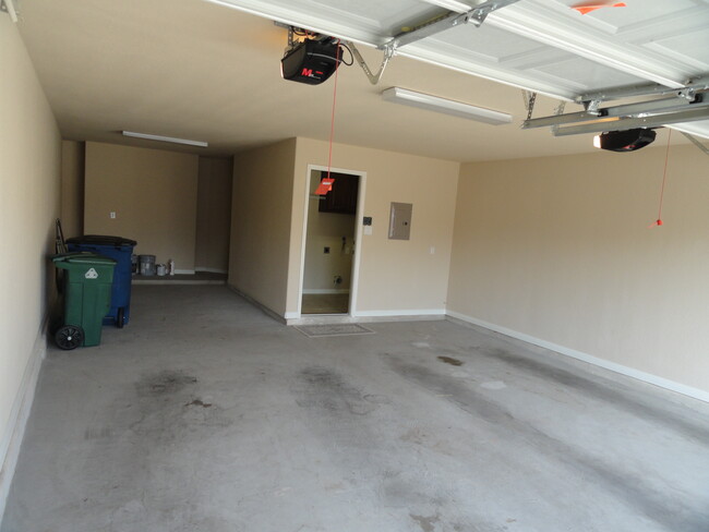 Building Photo - 10024 Lisi Anne Dr