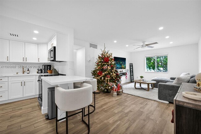 Building Photo - 8609 SW 68th Ct