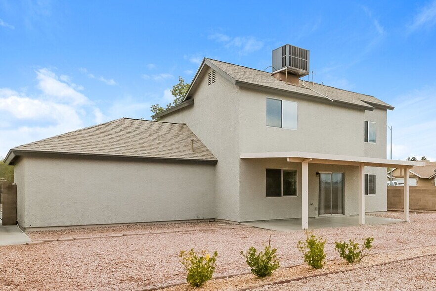 Building Photo - 824 Crabapple Dr