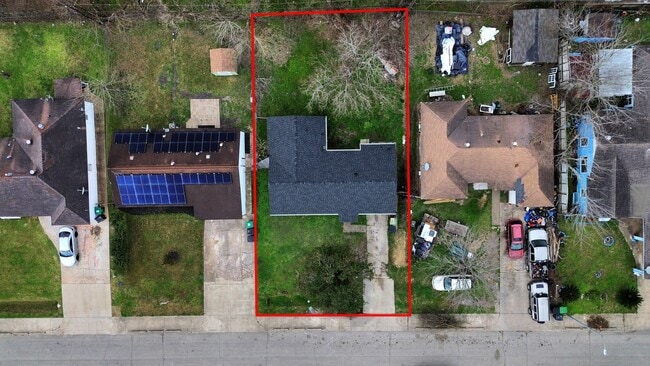 Building Photo - 10506 Sierra Dr