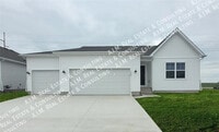 Building Photo - 1407 NE Crossing Oaks Dr