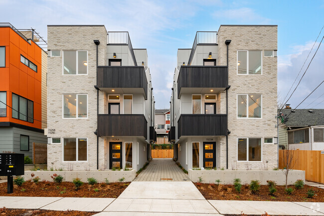 Primary Photo - Beacon Hill Townhomes