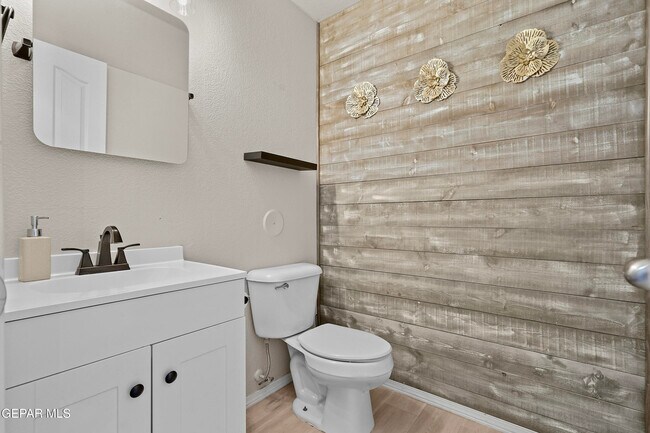 Building Photo - 13514 Bradford St