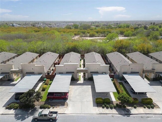 Building Photo - 10 West Dr