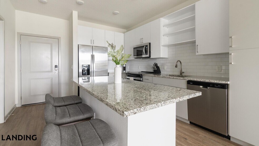 Building Photo - 7311 Baymeadows Way