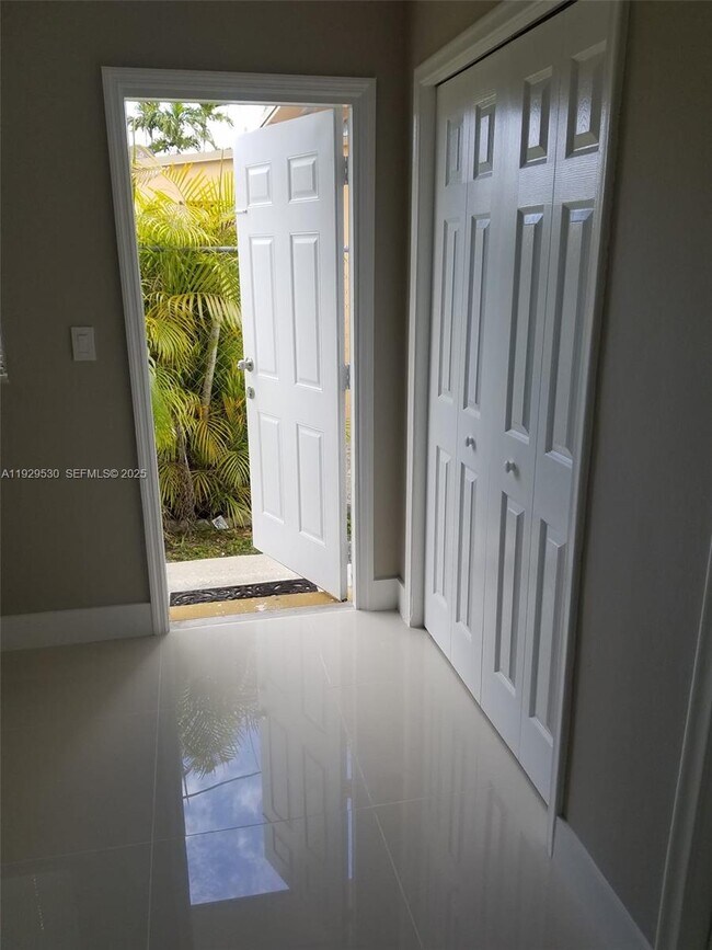 Building Photo - 1859 Wiley St