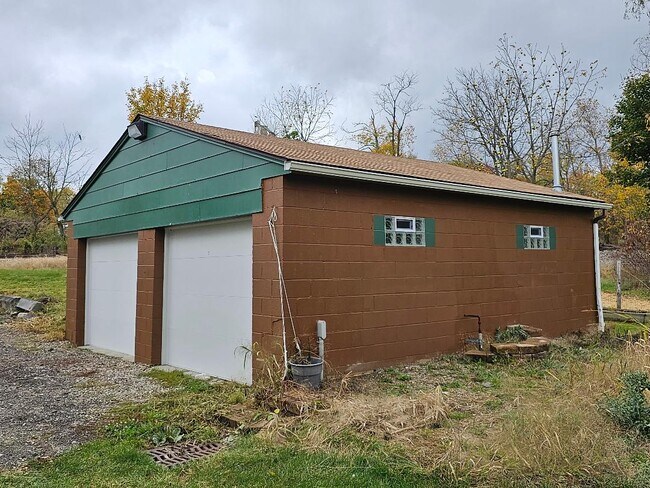 Building Photo - 1349 Newton St