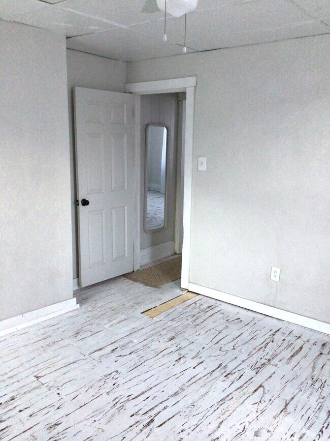 Building Photo - 520-522 Woodvale Ave