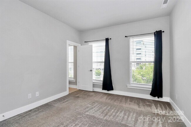 Building Photo - 3726 Sky Haven Dr
