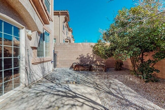 Building Photo - 10932 Hanalei Ave NE