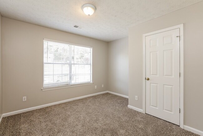 Building Photo - 6937 Fairway Trail