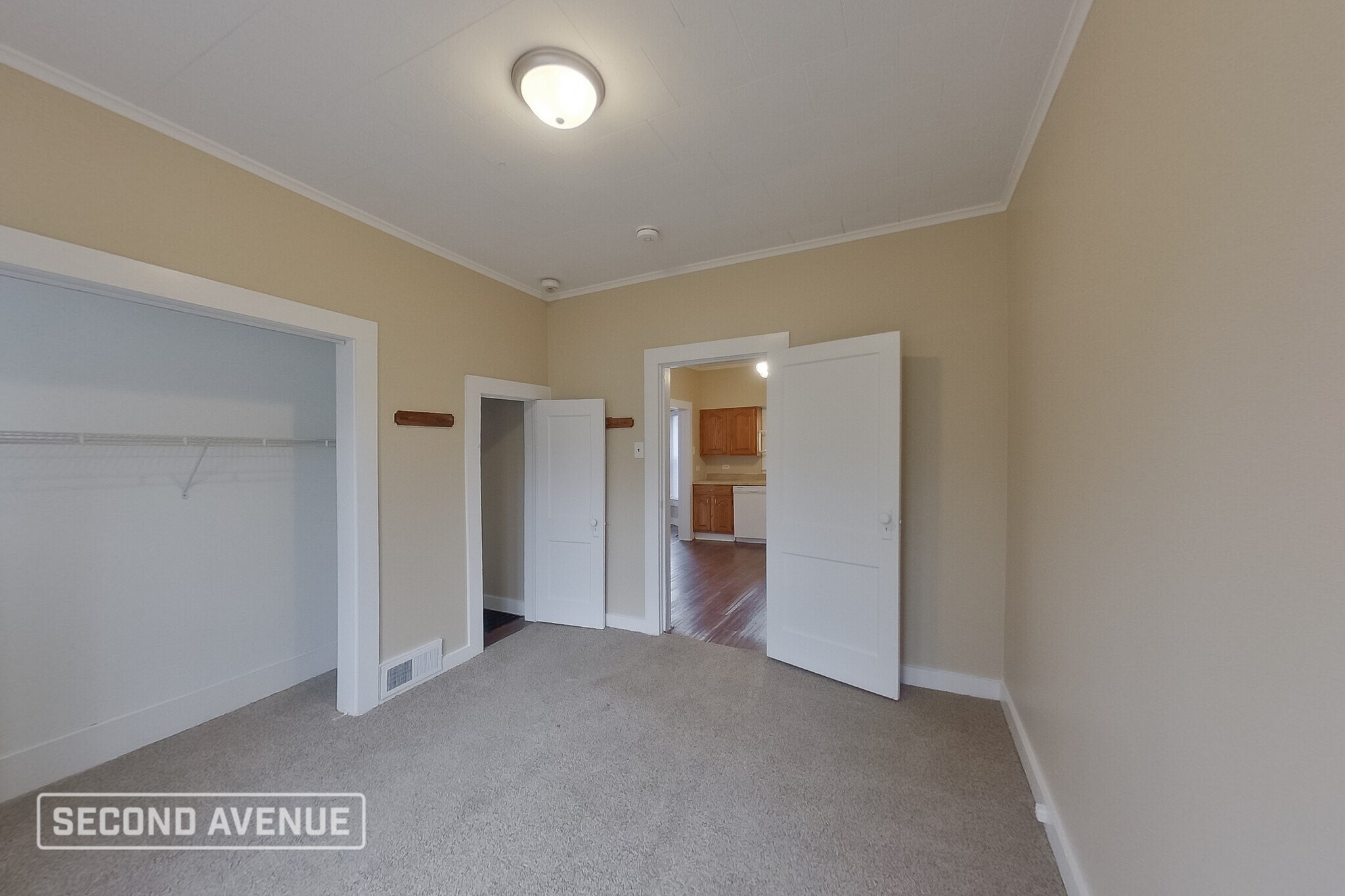 Building Photo - 601 E 4th St