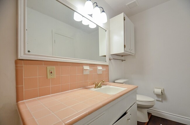 Building Photo - 8810 Ilona Ln