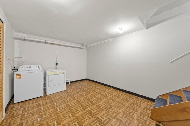 Building Photo - 311 10th St