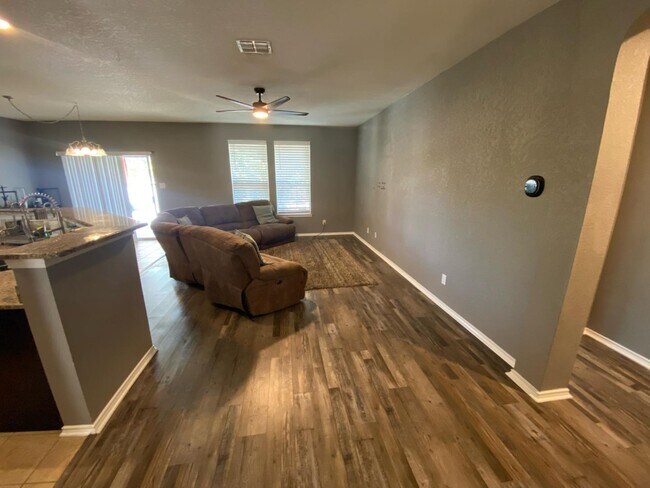 Building Photo - 7919 Martinelli