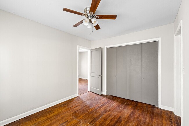 Building Photo - 1850 Hillsdale Dr