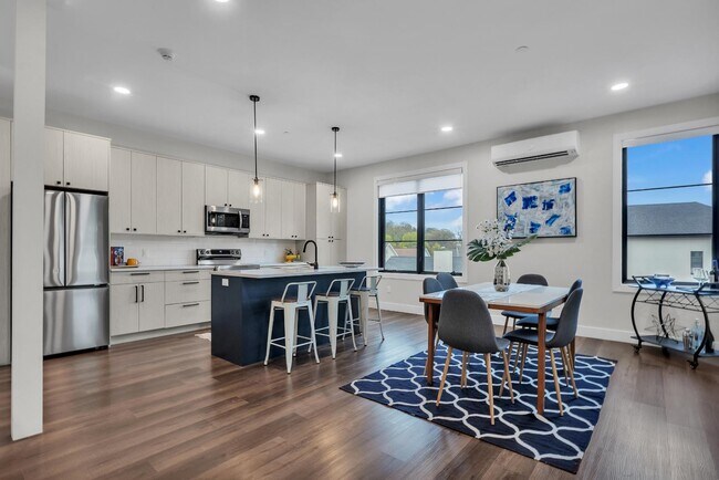 Building Photo - 185 Ashford Ave