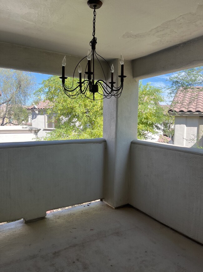 Building Photo - 9750 N Monterey Dr