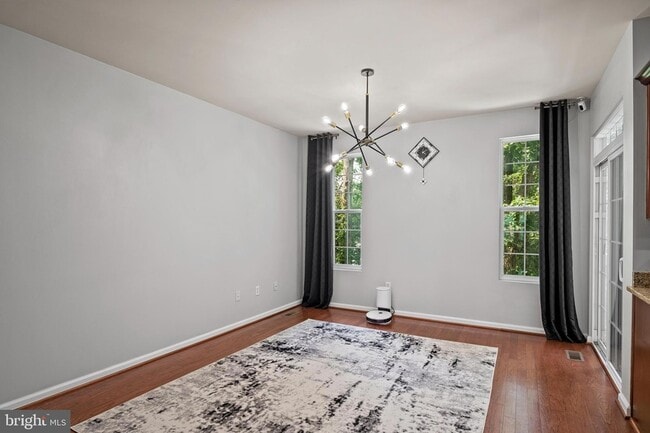 Building Photo - 7530 Stonehouse Run Dr