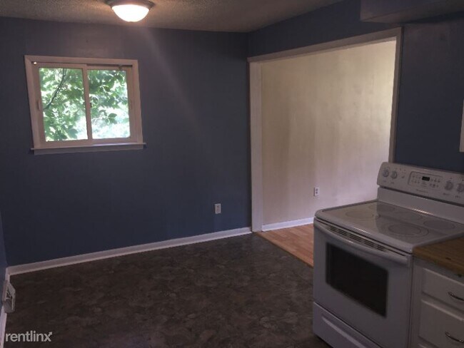 Building Photo - 3 br, 1.5 bath House - 1651 Old Brodhead Road