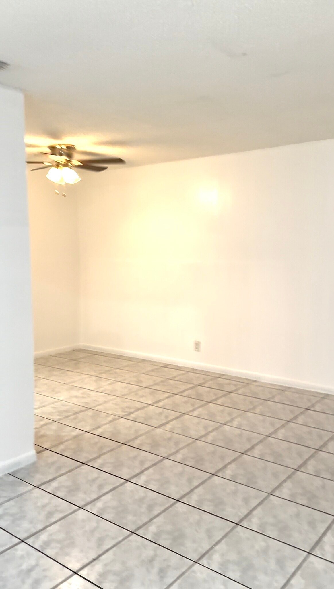 Building Photo - 541 Kathy Ln